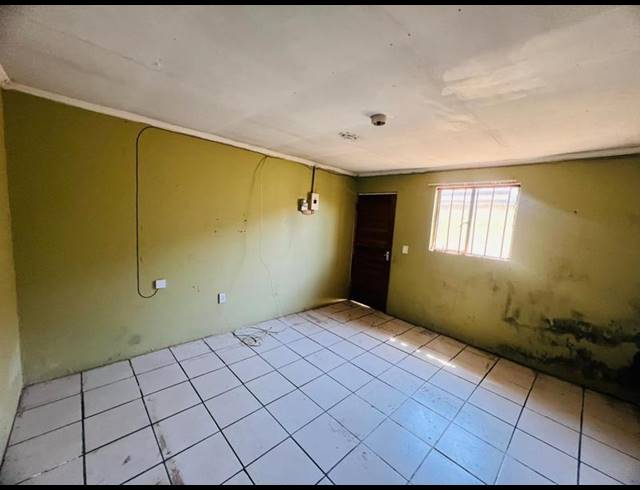 12 BEDROOM HOUSE FOR SALE IN LEACHVILLE EXT 3